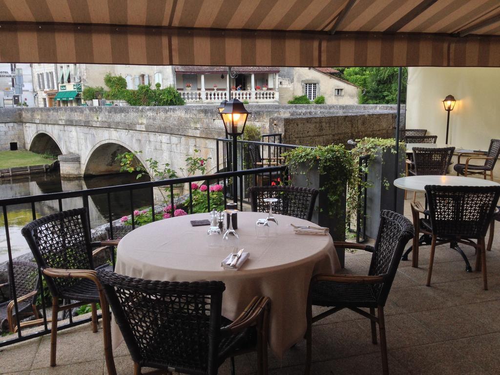 Hotel Restaurant Charbonnel Brantôme Eksteriør billede